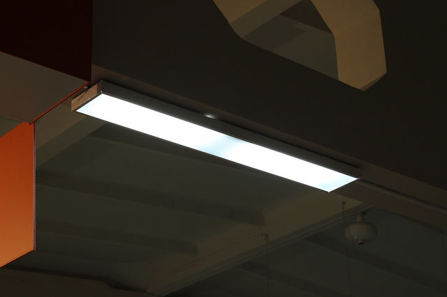 Комплектация светодиодными светильниками помещения торгового центра